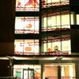 大学のビルが『ドンキーコング』に－カリフォルニアの学生たちのイカした装飾