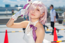 【コスプレ】『FGO』マシュの純白ドレス姿が青空に美しい！注目レイヤー・密月【写真9枚】 画像