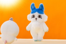 簡単ッ!!簡単ッッ!!「ちいかわ」恐怖の“パラレルワールド”「強くなったハチワレ」がぬいぐるみ化―抱きついてくれるショルダーバッグが最高 画像