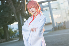 【コスプレ】新春を祝う甘神3姉妹の巫女姿が清々しい！人気レイヤー“月海つくね”が神社も撮れる和風スタジオで可憐な美しさを披露【写真12枚】 画像