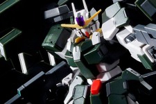 劇場版「ガンダム00」よりHGガンプラ「サバーニャ」＆「ハルート」最終決戦仕様が予約受付中！プレバンで余裕をもって購入可能な状況 画像