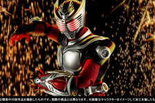 「仮面ライダー龍騎」アクションフィギュアが最高にクール！圧倒的な可動域、OPで印象的な複眼も光る 画像