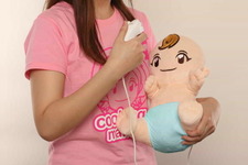 「赤ちゃん人形リモコン」を抱いてお世話を体感、Wii『ベビーシッターママ』12月2日発売決定 画像