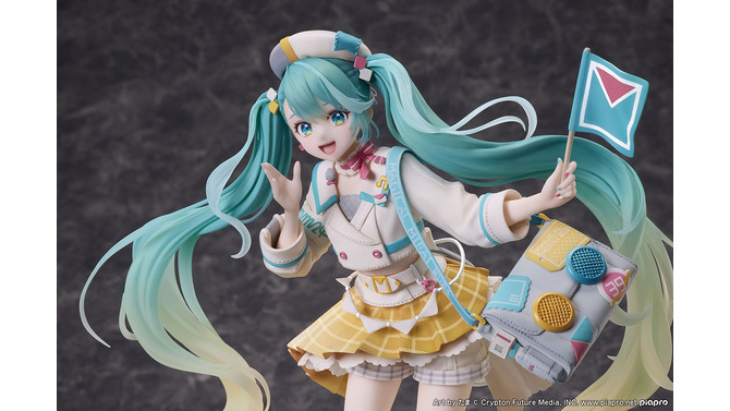 明るく元気なツアーガイド風ミク！「マジカルミライ 2024」メインビジュアルがフィギュア化―長い髪や足元のデザインも印象的