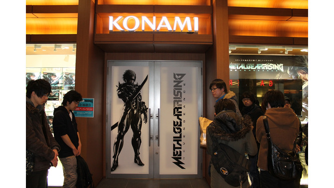 開店前から行列も！遂に発売した『METAL GEAR RISING』販売店舗の様子をお届け