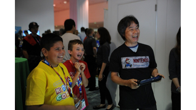 E3 2014で行われた「Nintendo Kids Corner」の様子。会場では、招待された子供たちが宮本茂氏といっしょに最新作を試遊する姿も見られました