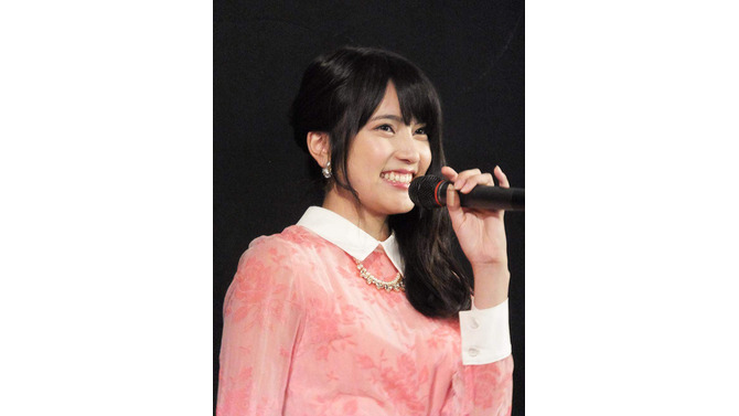 劇場版「青鬼」の舞台挨拶にて、AKB48・入山杏奈の笑顔が飛び出す ─ 「7000人だと立ち見がいっぱいですね」