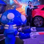 タチコマとIONIQ 5 Nに囲まれた趙 源祥（チョ・ウォンサン）社長。