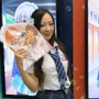 女の子を撫でてナンバーワンを決める！『バトルガール ハイスクール』総選挙が秋葉原駅で開催中