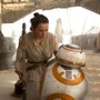 BB-8＆レイ／『スター・ウォーズ／フォースの覚醒』- (C) 2015Lucasfilm-Ltd.-&-TM