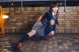 【コスプレ】『リコリコ』井上たきなが急所を狙い撃ち！人気レイヤー・まゆろん【写真10枚】 画像