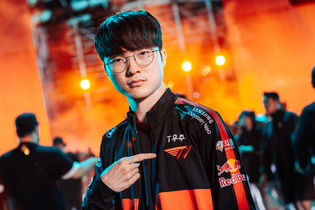 『LoL』レジェンドプレイヤー“Faker”がデビュー10周年を迎える―ステージで転がりブロッコリーを食べる最強ミッドレーナー 画像