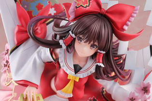 はにかんだ表情、少女感あふれる姿が可愛い！『東方Project』より「博麗霊夢」が藤ちょこ氏のイラストをもとに立体化 画像