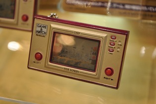 【TOYフォーラム2010】レトロゲーマー垂涎「GAME&WATCH ミニソーラーキーホルダー」 画像