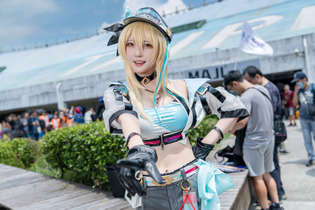 【コスプレ】レーシングガールの“美くびれ”が生み出すS字カーブ！『原神』蛍の美女レイヤー【写真7枚】 画像