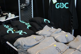 【GDC2012】恒例の「GDCストア」・・・リュックやTシャツを買ってみました 画像