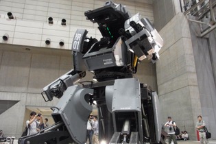 【ワンフェス2012夏】搭乗可能な巨大ロボット「クラタス」、幕張メッセに立つ！ 画像