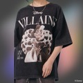 マレフィセントやアースラなど、ディズニー「ヴィランズ」モチーフのTシャツ4種が発売！雑誌風のデザインがシックでおしゃれ