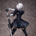 スラリとした美脚まで、1/4スケールで再現！「NieR:Automata」2Bフィギュアの圧倒的存在感