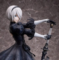 スラリとした美脚まで、1/4スケールで再現！「NieR:Automata」2Bフィギュアの圧倒的存在感