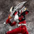 戦わなければ生き残れない！「仮面ライダー龍騎」が圧倒的な可動域でアクションフィギュア化―OPで印象的な複眼も光る