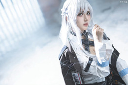 実践理性·山内樱『迷雾公式』/モデル:探偵莉莉、撮影:教主Shadow(Twitter:@jiaozhushadow)