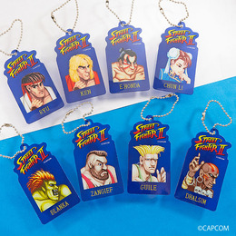 懐かしい…『スト2』春麗たちの技とコマンドがキーホルダーに!『ストリートファイター』シリーズの歴代ロゴステッカーや『スト6』グッズがDAISOにて販売中
