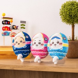 「ちいかわ」足元がやけにセクシーで気になる、こいのぼりをかぶった着ぐるみストラップ3種が4月25日より発売