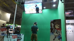 【TGS2016】『乖離性ミリオンアーサーVR』は“格好良く立ちたくなる”VRカードゲーム！ RPG世界の「戦闘シーン」に参加してみた