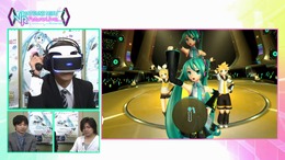 『初音ミク VRフューチャーライブ』を大坪ディレクター自らが解説する紹介動画公開、定番曲「shake it!」をセガ新入社員が体験！