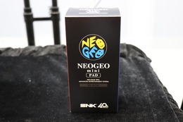 会場で「NEOGEO mini」を発見！気になるサイズや操作性をチェック【E3 2018】