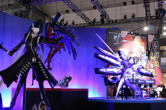 『ペルソナ』等身大「アルセーヌ」たちがアトラスブースに！展示前には「モルガナ」の姿も【TGS2022】