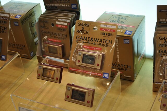 【TOYフォーラム2010】レトロゲーマー垂涎「GAME&WATCH ミニソーラーキーホルダー」