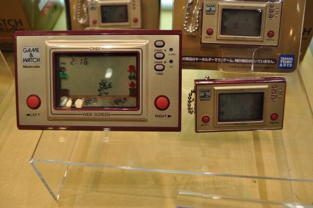 【TOYフォーラム2010】レトロゲーマー垂涎「GAME&WATCH ミニソーラーキーホルダー」