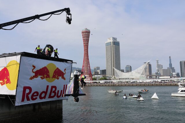 ZETA DIVISIONの「西ファラZ輔」が飛んだ！ぶっ飛んでる奴らが優勝の「Red Bull Flight Day 2024」現地レポート