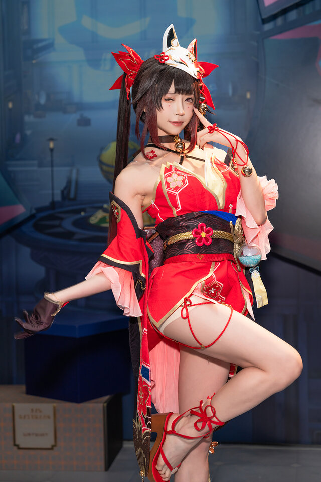 花火『崩壊：スターレイル』／綺太郎（X：@kitaro_cos）