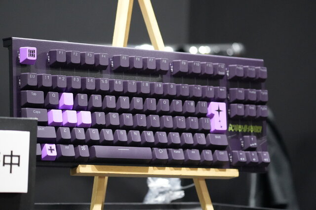 「ホロライブ」獅白ぼたん、ラプラス・ダークネスのゲーミングキーボードがお披露目！REALFORCE × ホロライブコラボ記念トークショウレポート【TGS2024】