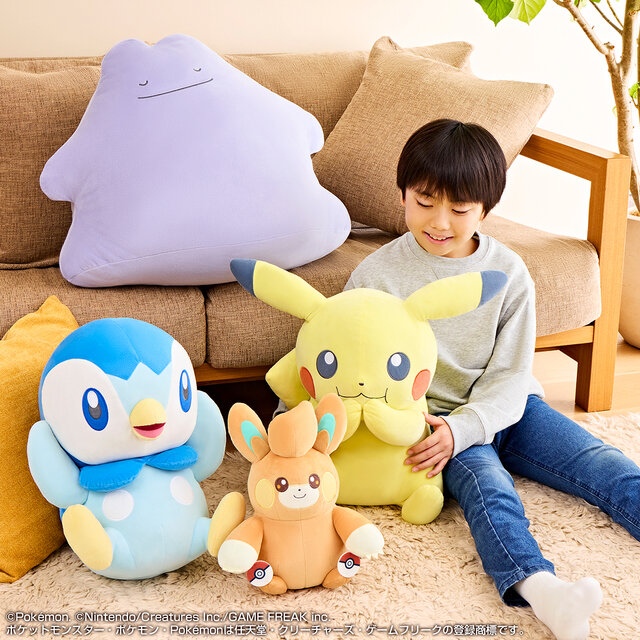 等身大ピカチュウ、ポッチャマぬいぐるみでお家時間が楽しくなる！『ポケモン』新作一番くじラインナップ公開ー耳が飛び出た「ヤドン鍋」も可愛い