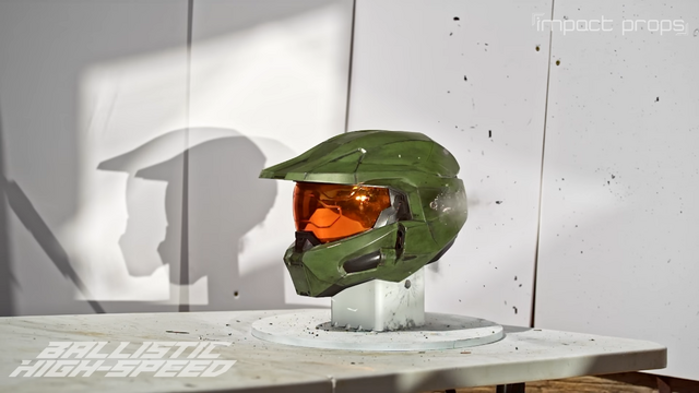 『Halo』マスターチーフ自らヘルメット性能試験！？自作再現銃器で防弾仕様の自作ヘルメットの性能調べる、ファンの熱量ありすぎ映像