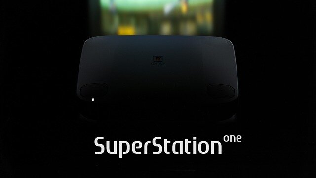 初代PSタイトルを遊べるFPGA搭載互換機「SuperStation one」正式発表！HDMIやVGAに対応しPSコントローラーも使用可能