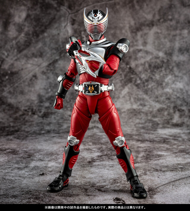 戦わなければ生き残れない！「仮面ライダー龍騎」が圧倒的な可動域でアクションフィギュア化―OPで印象的な複眼も光る