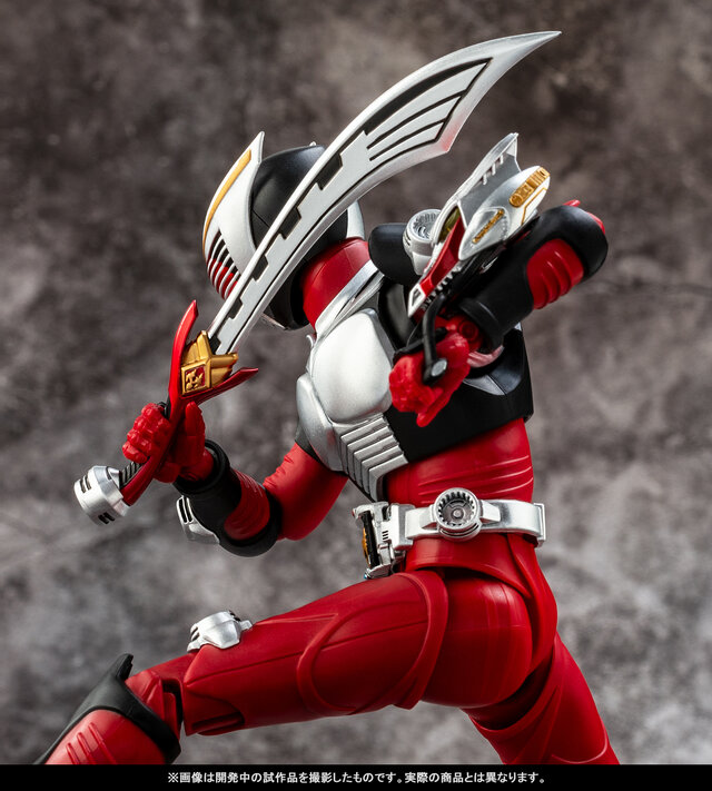 戦わなければ生き残れない！「仮面ライダー龍騎」が圧倒的な可動域でアクションフィギュア化―OPで印象的な複眼も光る