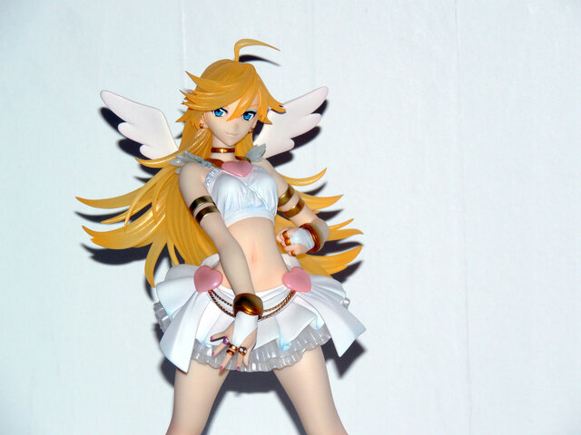 【ワンフェス2013冬】ドレスをまとったセイバーが素敵！アルターブースは人気キャラが大集結