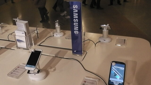 【MWC 2013】サムスン、会場外でも「GALAXY Studio」でアピール