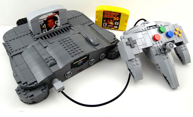 レゴブロックで作られた“NINTENDO64”本体が完全変形！　ロボットにトランスフォーム