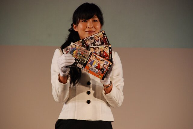 【東京ゲームショウ2013】震災復興を願って、ゲームクリエイター達の貴重なアイテムがオークションに