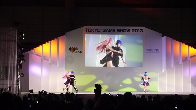 【東京ゲームショウ2013】一般公開初日のコスプレイベント「Cosplay Collection Night @ TGS」レポート