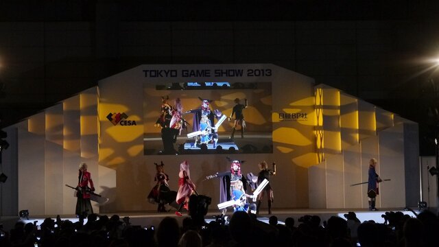 【東京ゲームショウ2013】一般公開初日のコスプレイベント「Cosplay Collection Night @ TGS」レポート