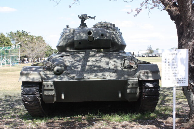 桜に車両に小火器の多数！陸上自衛隊土浦駐屯地をフォトレポート