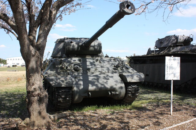 桜に車両に小火器の多数！陸上自衛隊土浦駐屯地をフォトレポート